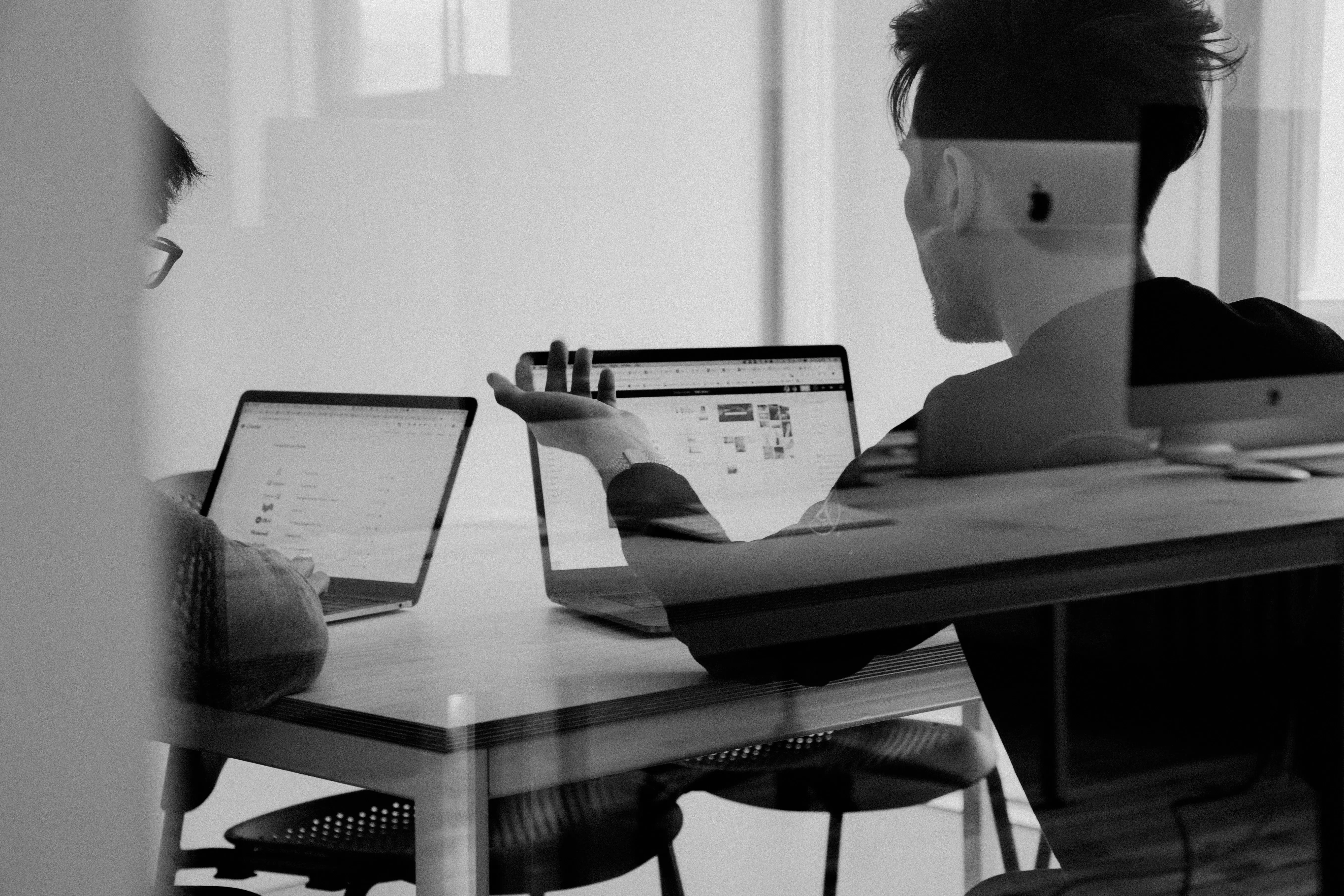 Laptop coding Netiro